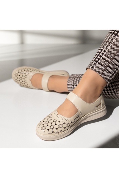 Modlet.ro Women's beige low-soled casual shoes with hook-and-loop closure MOD...