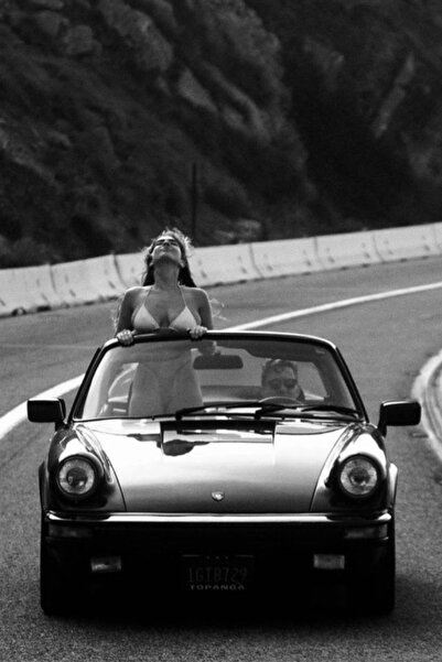 Taranist Poster - Woman In Convertible Car - Arzulanan Kadın Ve Bolluk Manifesti