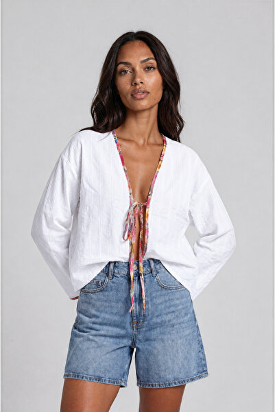 Pulchrani White Colored Silk Short Kimono with Border