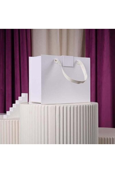 Gifts World White gift box with handle 29x22 cm - elegant packaging box for o...