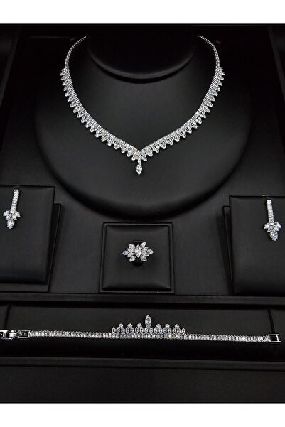 ABAS Zircon set, luxurious design with geometric shapes.