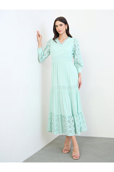 Styli Green Broderie Detail Lace Insert Maxi Dress
