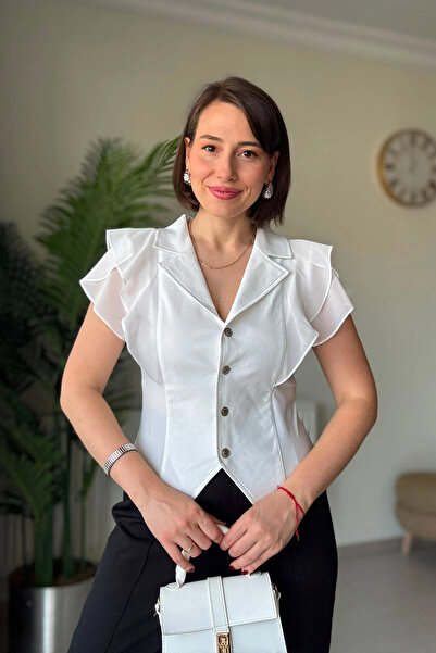 Kubos Moda Bluza od ekrue veste sa detaljima rukava sa volanima