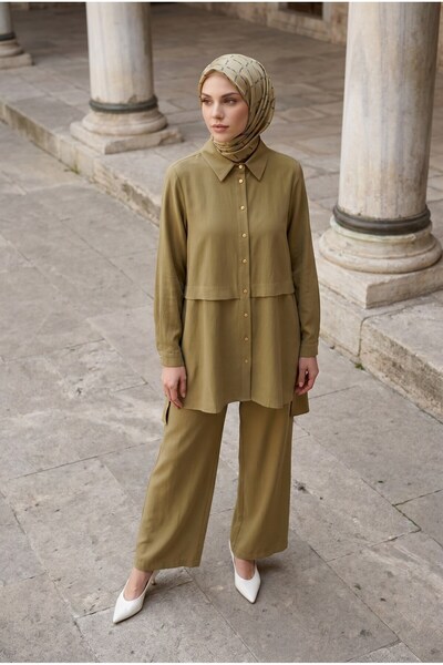 Armine TREND Loose fit shirt and trousers two-piece set in olive green 26yt607