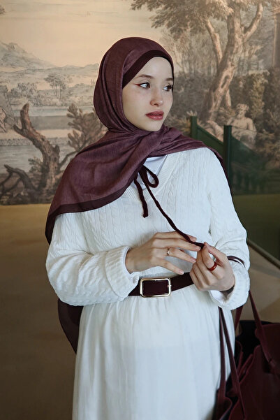 Madame Polo شال فاخر ذو وجهين بنمط منقوش - أحمر داكن
