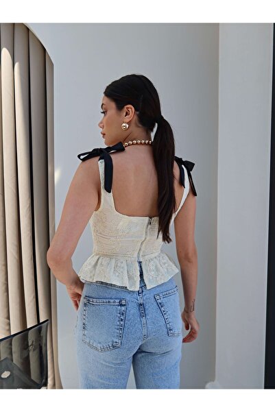 ESRAHELVACI Embroidery Embroidered Blouse