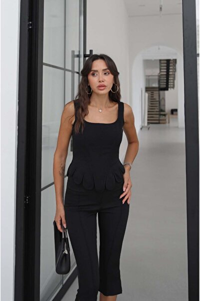 Havoş Black Six-Cut Detailed Strappy Blouse