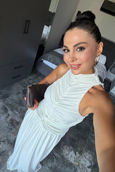 Seda Yalçın Atelier Beyaz Halter Yaka Maxi Davet Elbisesi Ön Drapeli