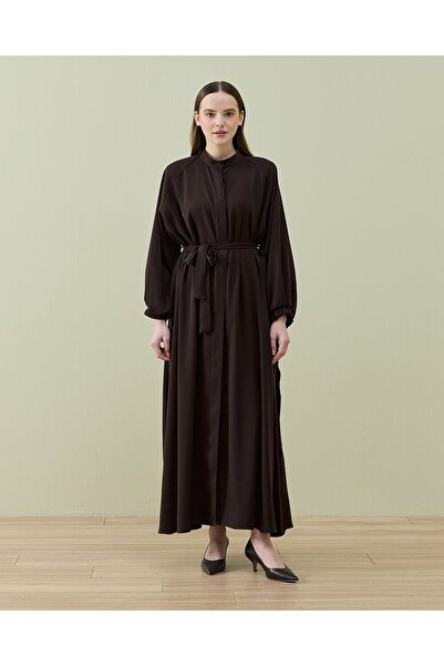Aybikestil Krep Yandan Yırtmaçlı Düğmeli Abaya Kahve