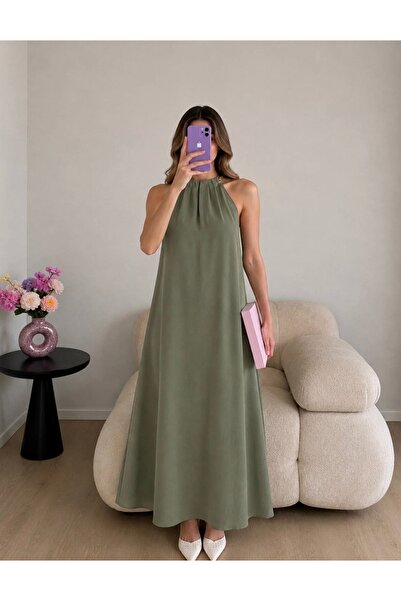 Ekim Store Rochie maxi cu guler halter și lanț auriu