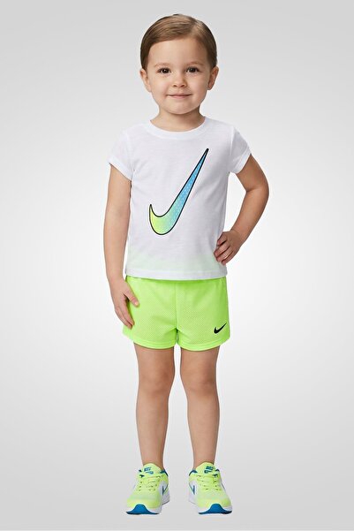 Nike طقم تي شيرت وشورت بشعار العلامة التجارية للأطفال الصغار، متعدد الألوان، ...