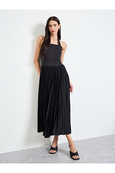 Styli Black Pleated Halter Neck A-Line Maxi Dress