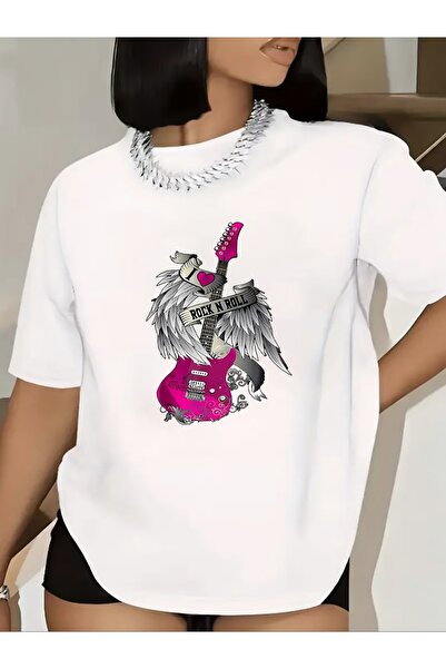 23 nisan Casual Black Short-Sleeve T-Shirt Women Featuring Graphic of a Pink ...