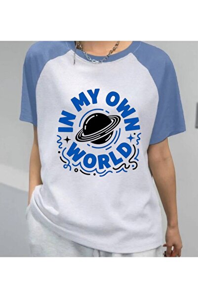 Minga London تي شيرت أزرق بأكمام راجلان مطبوع عليه In My Own World