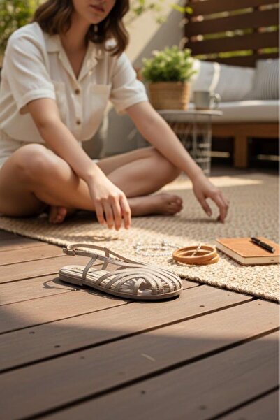 Yaz Kış Ayakkabı Women's Cream Closed-Front Gladiator Style Sandals