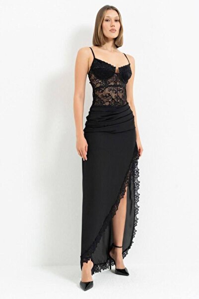 Kikiriki Dantel Büstiyerli Drape Detaylı Derin Yırtmaçlı Maxi Boy Elbisesi