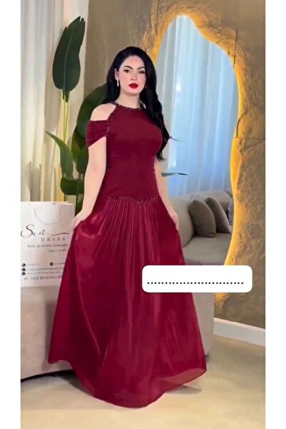 NALA FASHION A Deep Burgundy Evening Gown That Combines Elegance and Sophisti...