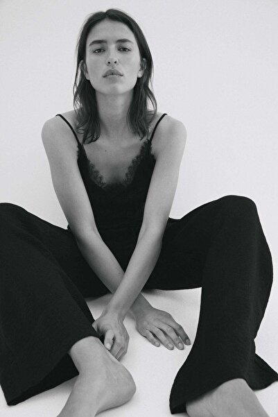 H&M بنطلون بخصر مطاطي من مزيج الفيسكوز