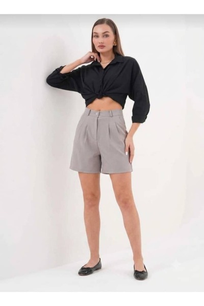 LAVA FASHION These High-Waisted Shorts Are Designed for Successful Women.