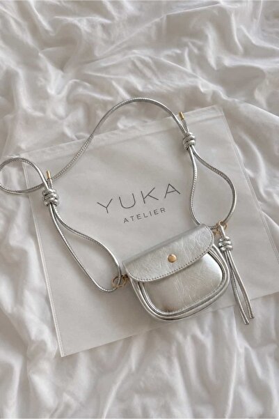 Yuka Atelier Мини Мюз Детайлна чанта за през рамо с регулируема презрамка - С...