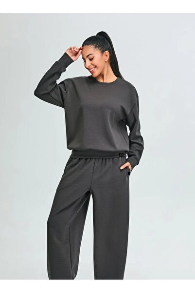 KAWN Round Neck Loose Fit Sweatshirt