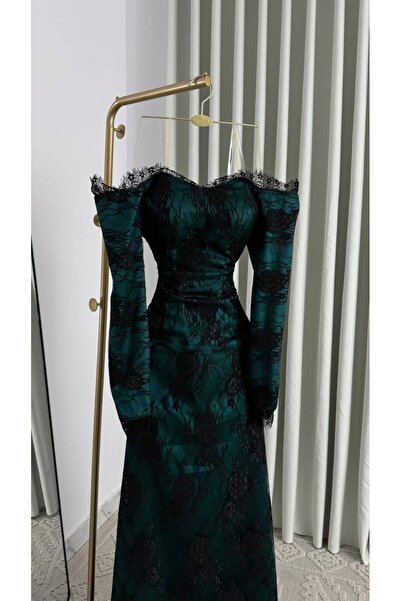 ALPHALUNA Long luxury lace evening dress with long sleeves and a slim design ...