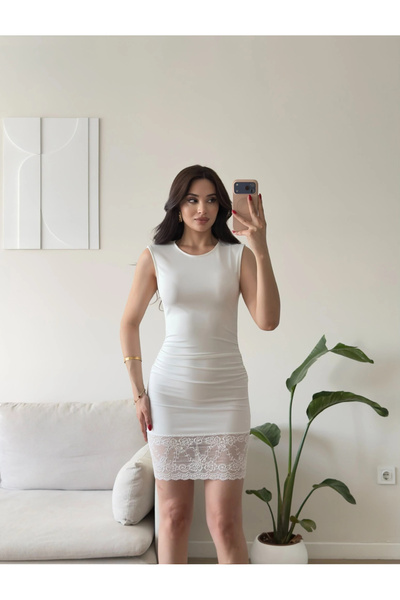 Zoom Butik Yan Büzgü Eteği Dantel Elbise - BEYAZ