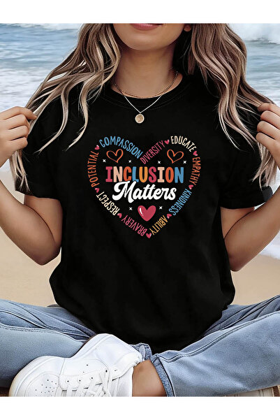 Ekim11 تصميم على شكل قلب يتميز بعبارة "INCLUSION Matters" على تي شيرت نسائي ذ...