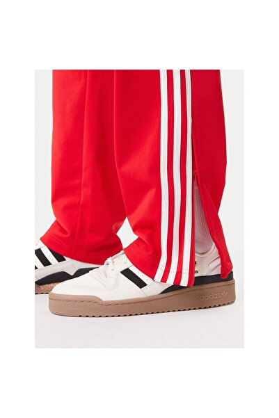 adidas Pantaloni de trening pentru bărbați KD8319 Roșu