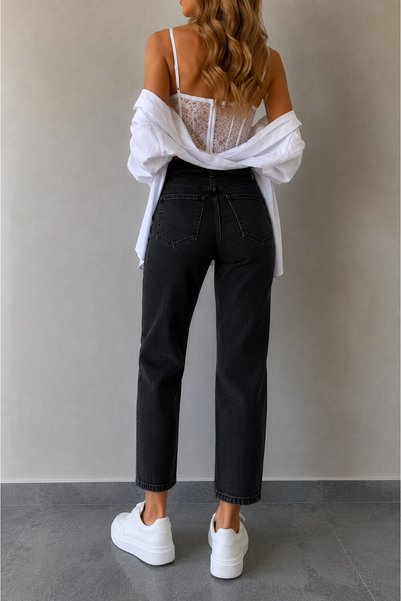 sion jeans جوليا ميلانو نيو سيزون إيفان كوين جينز وورلد جينز أسود عالي الخصر من نوع موم جينز مريح من الليكرا (2026)