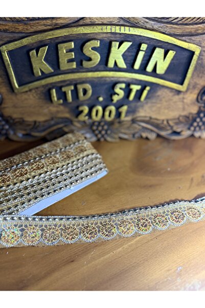 KESKİN AKSESUAR TAŞLI YAPIŞTIRMA GOLD ŞERİT ÜTÜ İLE YAPIŞIR 1 METRE GÖNDERİLİ...