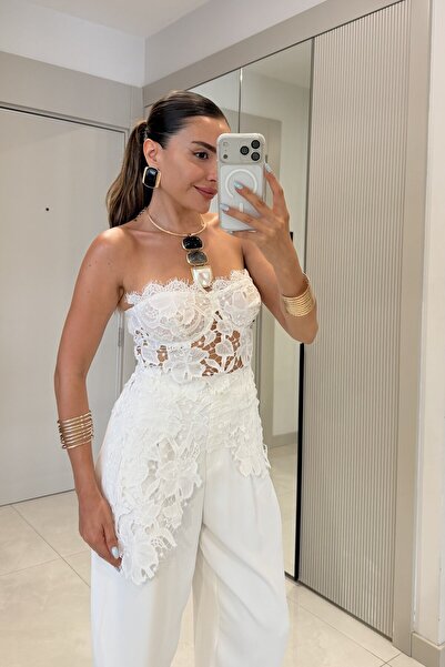 Gizem Ecemiş Adriana Beyaz Güpürlü Korse Büstiyer
