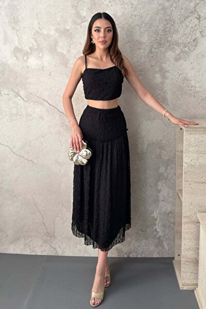 Moda Days طقم نسائي أسود من قطعتين - بلوزة قصيرة من الدانتيل مع حمالات وتنورة...