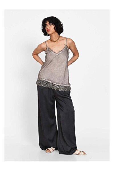 SimpleFind Top satinat cu bretele si dantela Taupe