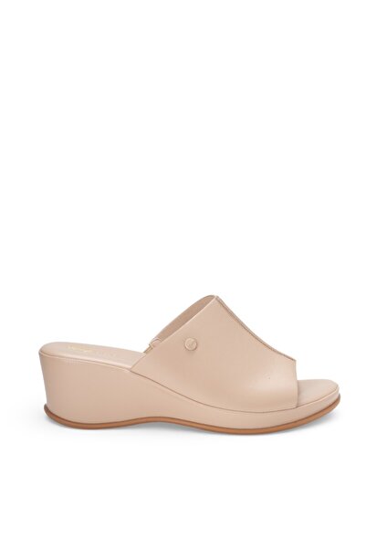 BATA Cross‑Upper Comfort Wedge Sandals