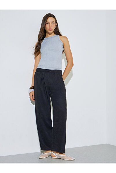 Styli Black Mid Rise Straight Leg Pants with Side Pocket