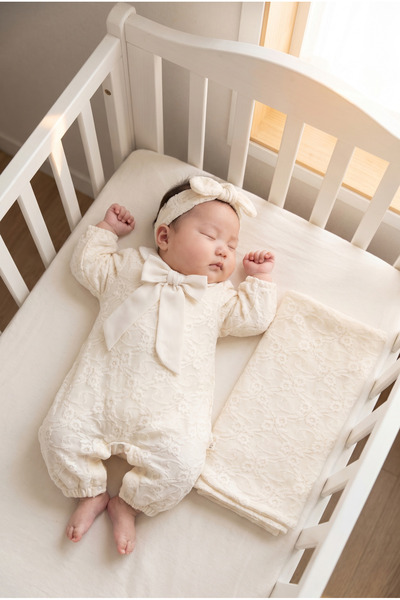 Mert Baby Jasmine Bow Detailed Lace Covered 4-Piece Organic Hospital Discharg...