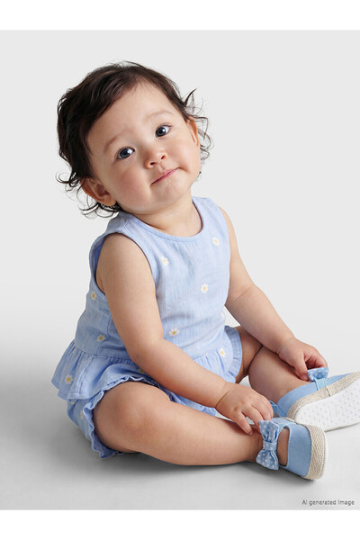 LC Waikiki Nevavm Daisy Printed Baby Girl Muslin Shorts Set with a Difference