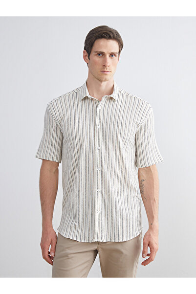 LC Waikiki Rmz Gi̇yi̇m Farkiyla Standard Fit Short Sleeve Ci Striped Rkek Shirt