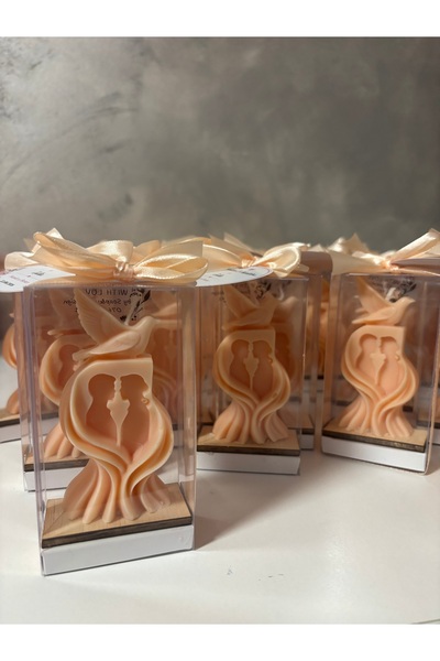 Handmade Mărturie de nuntă din ceară parfumată – Cuplu și Porumbiță