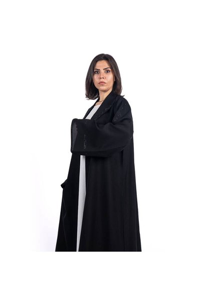 OEMS عباية سادة بقماش كريب برايفت الفاخر - ٥٦ - أسود - سادة
