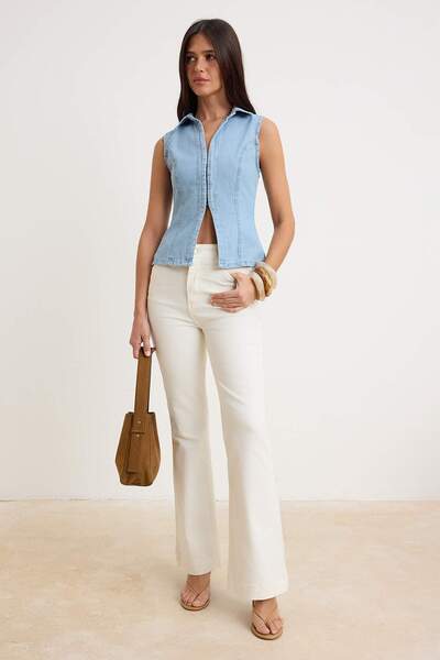 Συλλογή Trendyol Ανοιχτό μπλε τζιν μπλούζα χωρίς μανίκια με λεπτομέρεια ραφής...