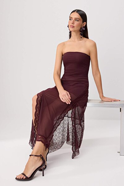 Trendyol Collection فستان سهرة طويل بدون حمالات مزين بالدانتيل باللون العنابي...
