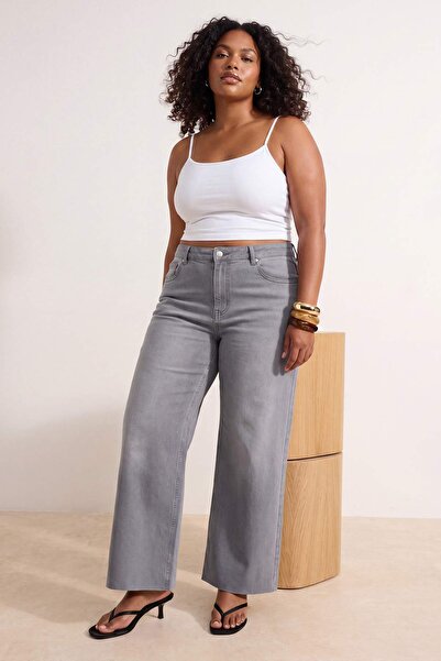 Trendyol Curve Graue High-Waist-Jeans mit weitem Bein/Bequeme, mittelflexible...
