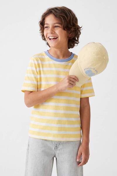 TRENDYOLKIDS تي شيرت محبوك مخطط باللون النيلي TKDSS25TS00037