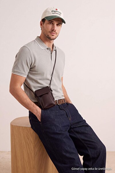 Trendyol Collection تي شيرت من قماش الجاكار العادي باللون الأخضر الفاتح وياقة...