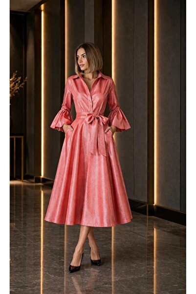 SERAVENZA COUTURE فستان أنيق للمناسبات بطول متوسط مع أكمام مزينة بالكشكشة COU-33