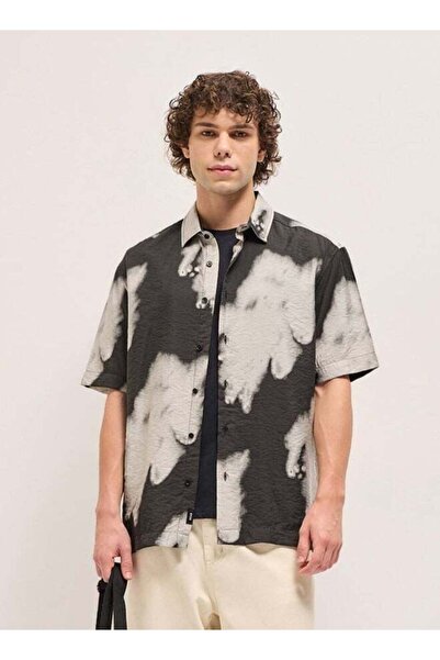 The Bear House Men's Black and Cream Unique abstract tie-dye effect Relax Fit...