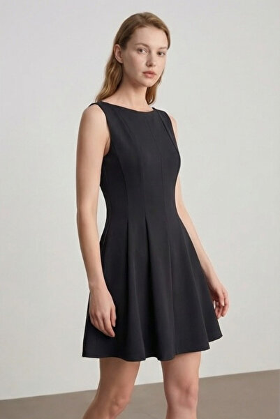 Qaju Kadın Siyah Kolsuz Fit & Flare Mini Elbise
