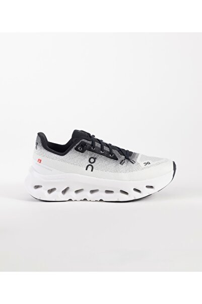 on Clouds On Cloudtilt Ivory/Black unisex Sneakers